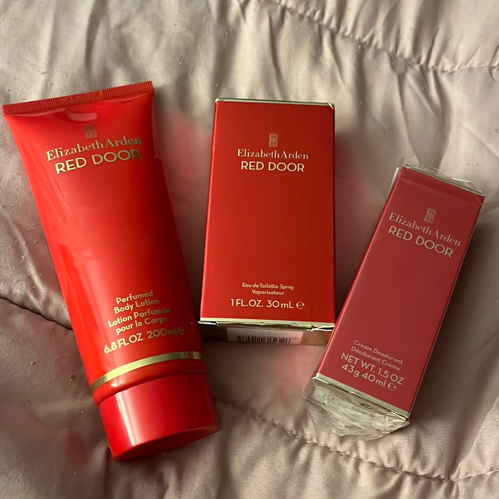 Elizabeth Arden RED DOOR